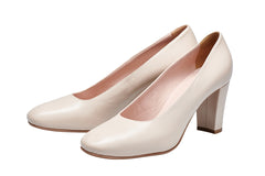 Louise M shoes for corporate women. A comfortable work shoe offering corporate and fashion style. A block heel for walking or standing for  long hours. 