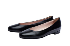 All leather classic flat black leather shoes. Removable comfort innersole. Rubber outsole. 