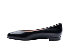 1.5cm covered heel in black leather for women. Corporate wear and fashion clothing